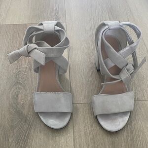 Lewit Light Gray Suede Heels